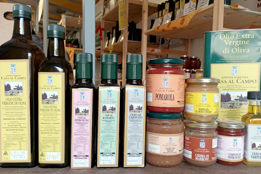 Una foto dei prodotti disponibili nel nostro punto vendita all’interno del Mercato contadino di San Frediano